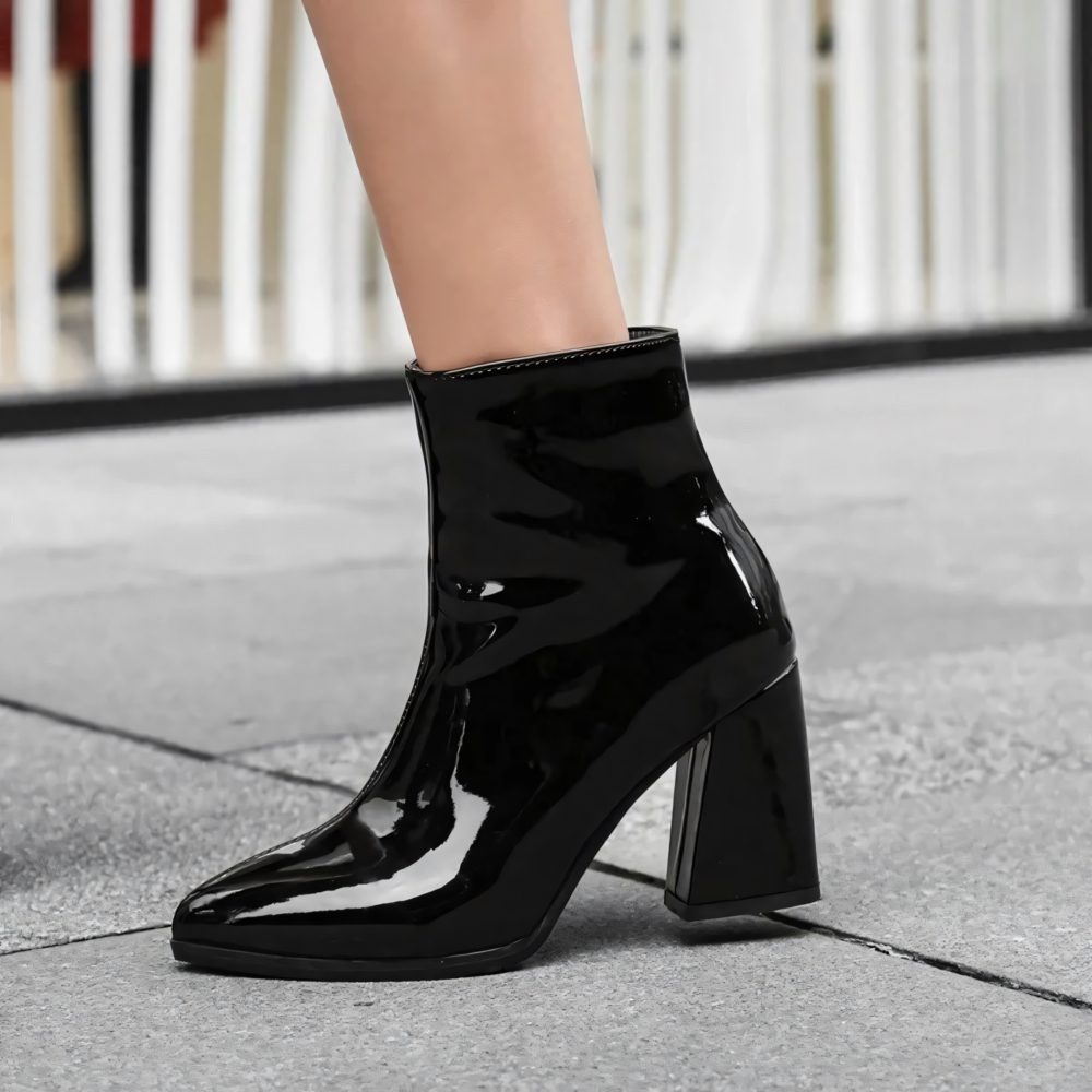 Bottine cuir vernis femme vue de côté