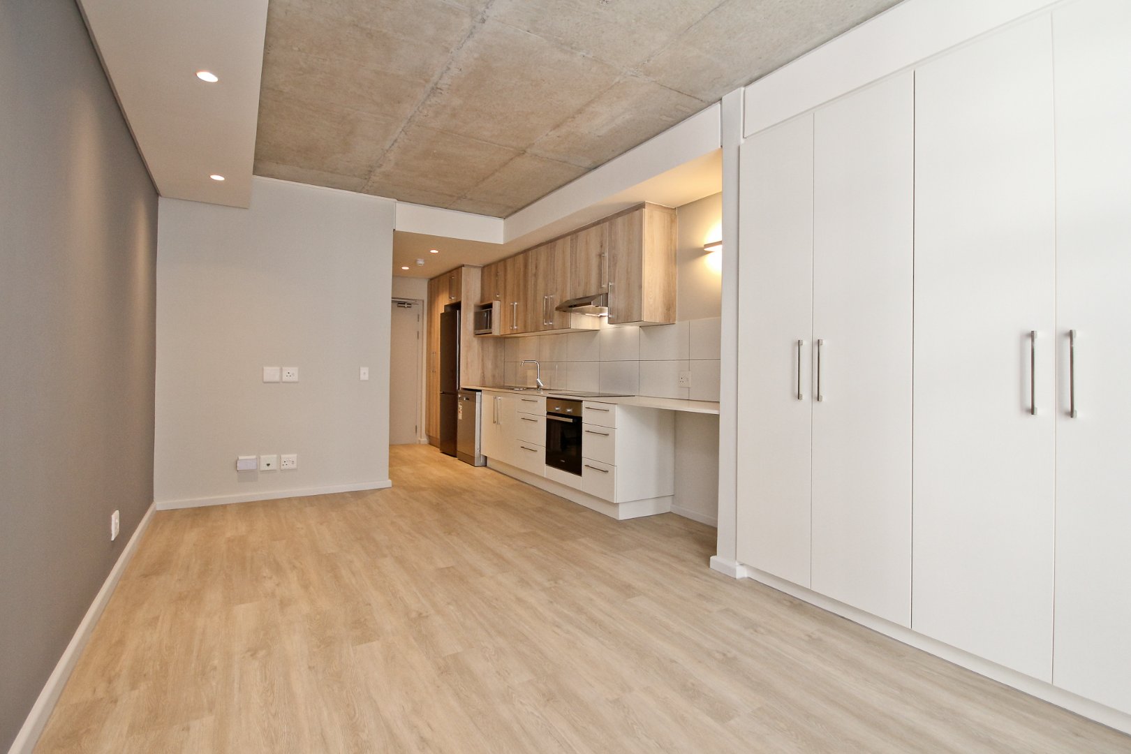 Modern studio for rent in Woodstock Quarter