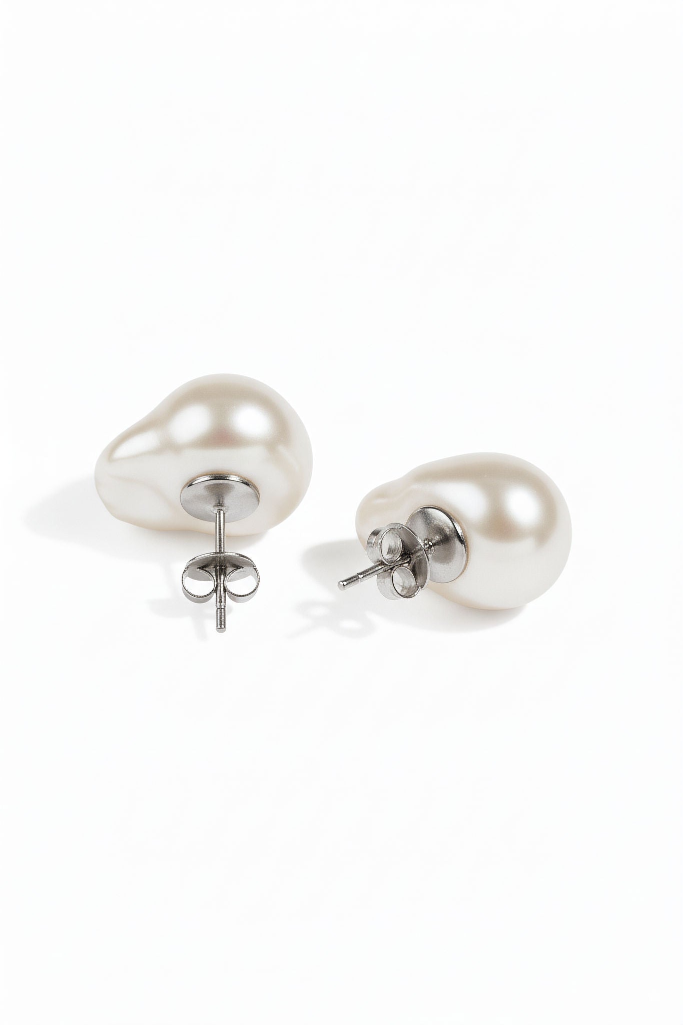 Fresh Water Baroque Pearl Studs detail