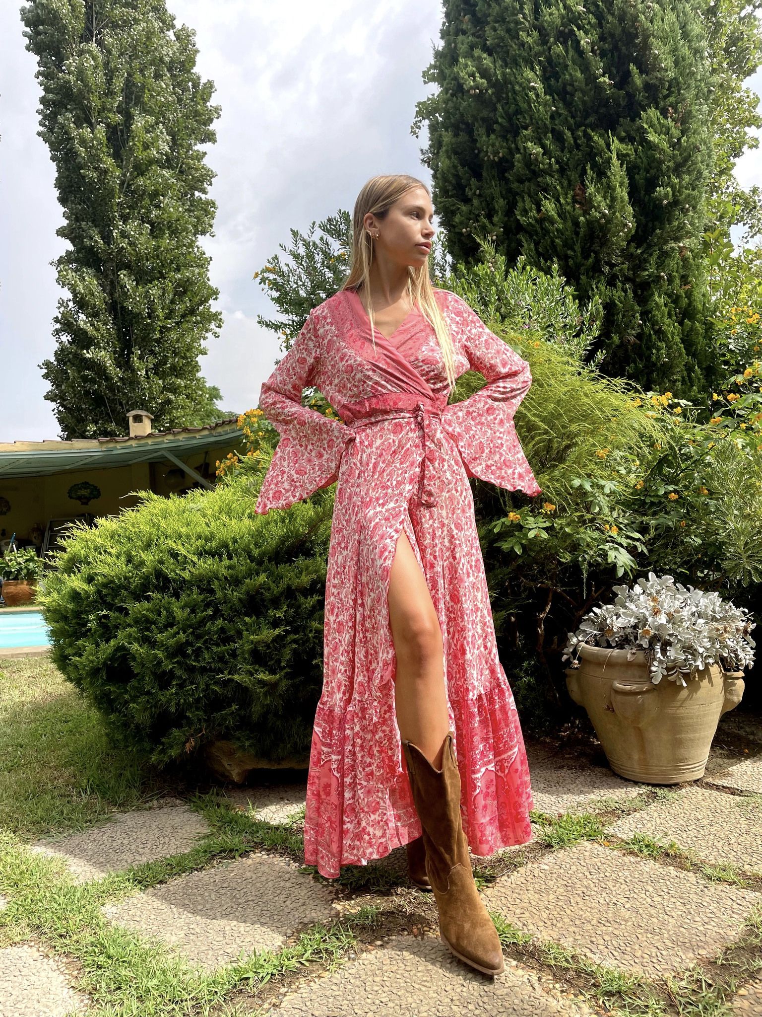 Abito lungo boho con stivali texani - look moda donna boho Gipsy Inside