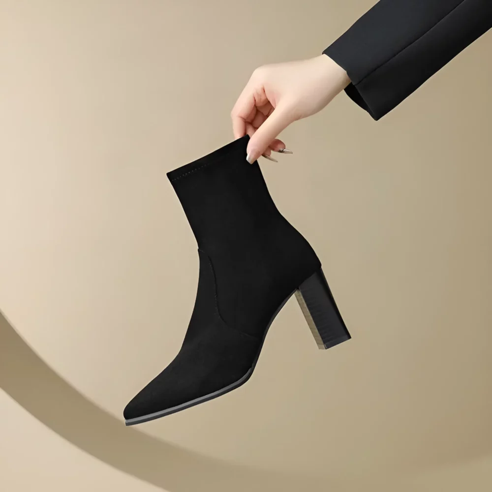 Bottine noir talon carré