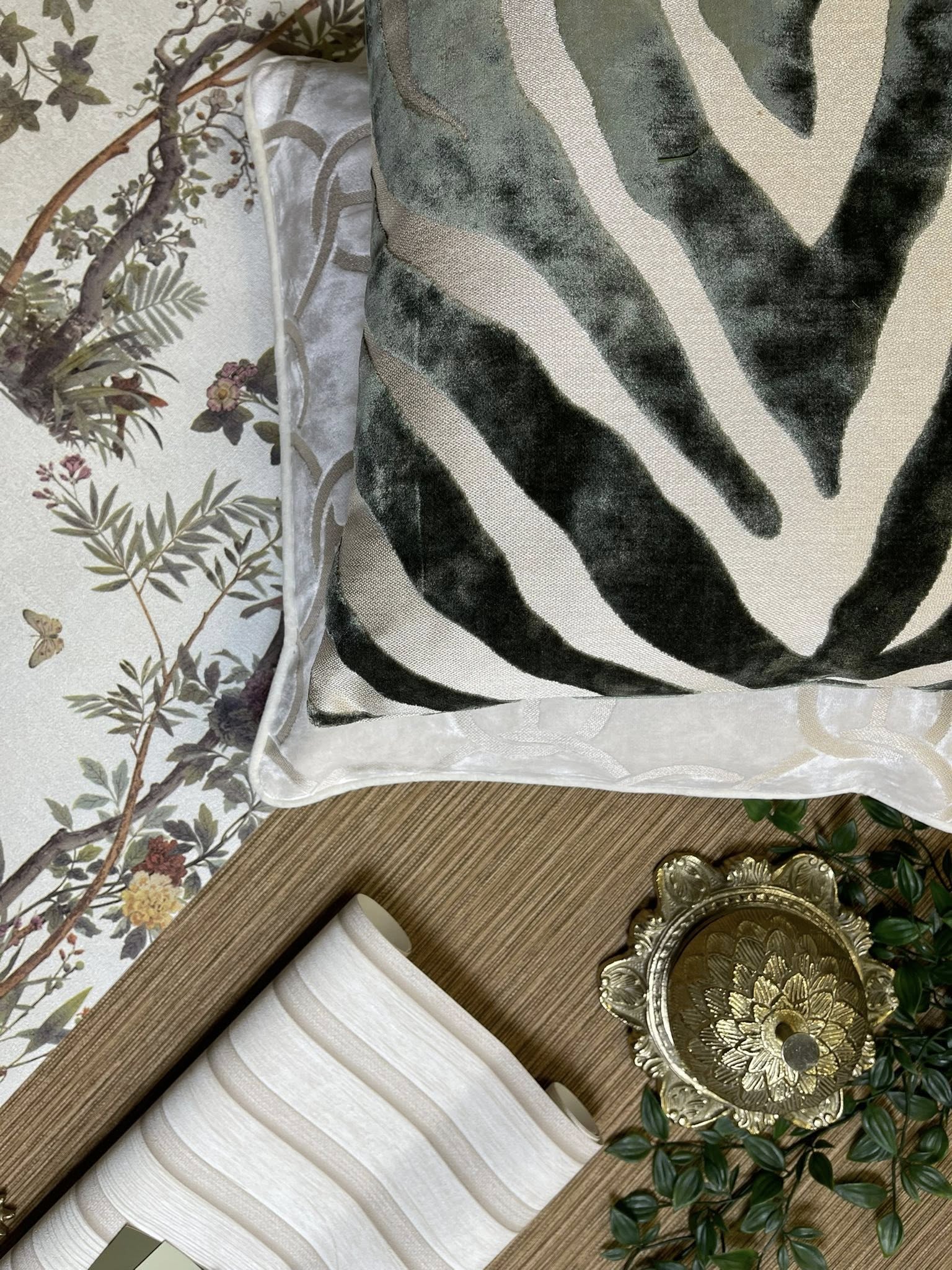 Paint and wallpaper combination Belfast