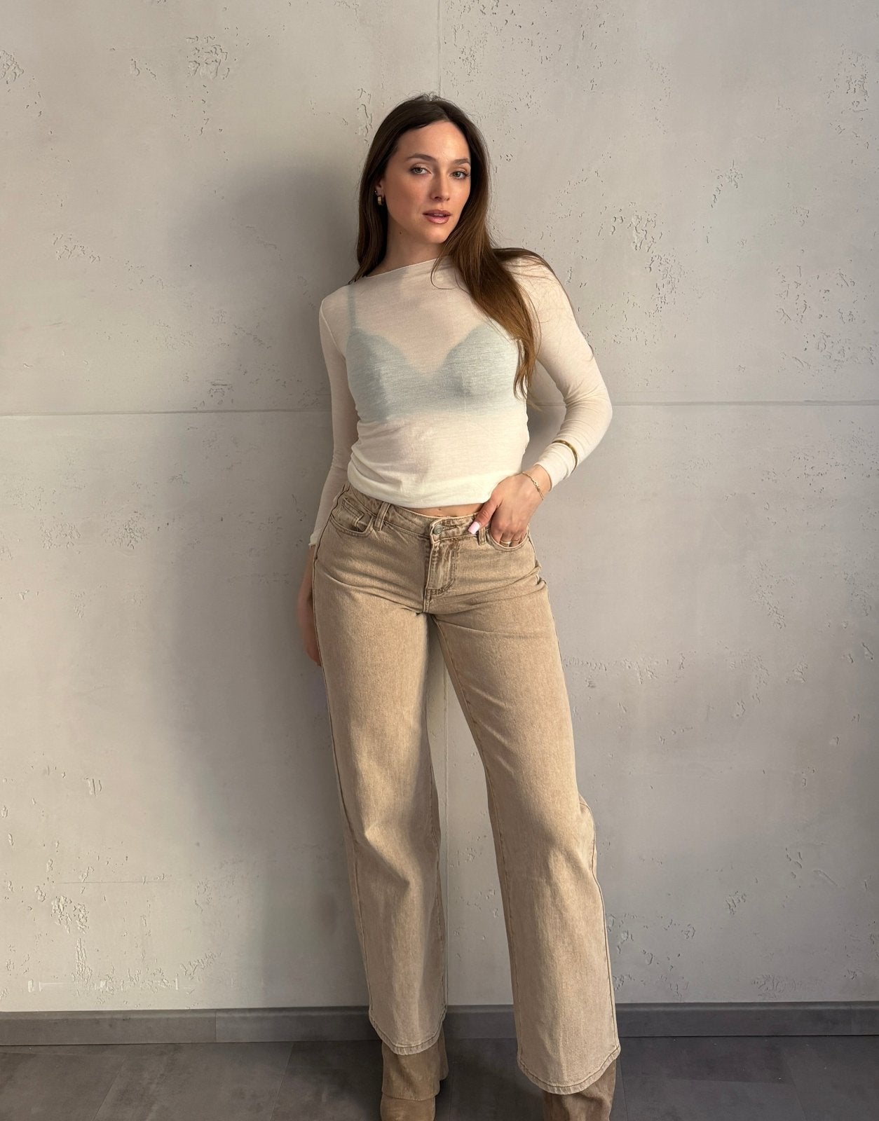 Straight Leg Jeans in Beige
