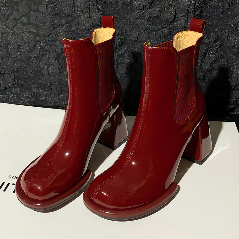 Bottine rouge talon carré