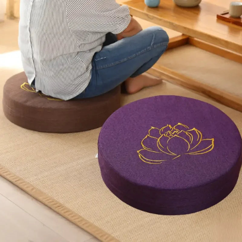 Cojines de meditación zen en colores variados