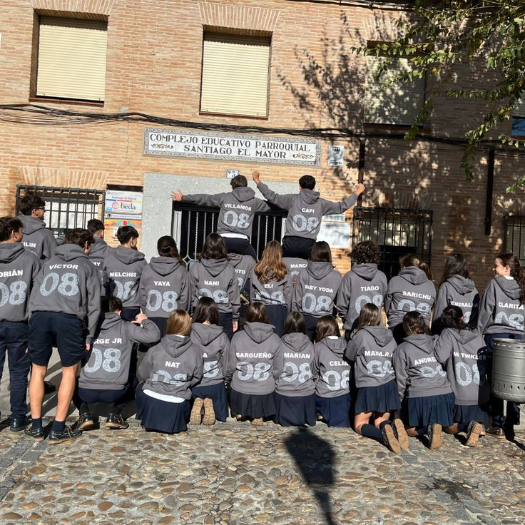 Calidad de materiales en sudaderas cristianas personalizadas.