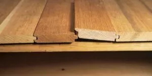 Side profile showing the tongue and groove locking system on hardwood flooring