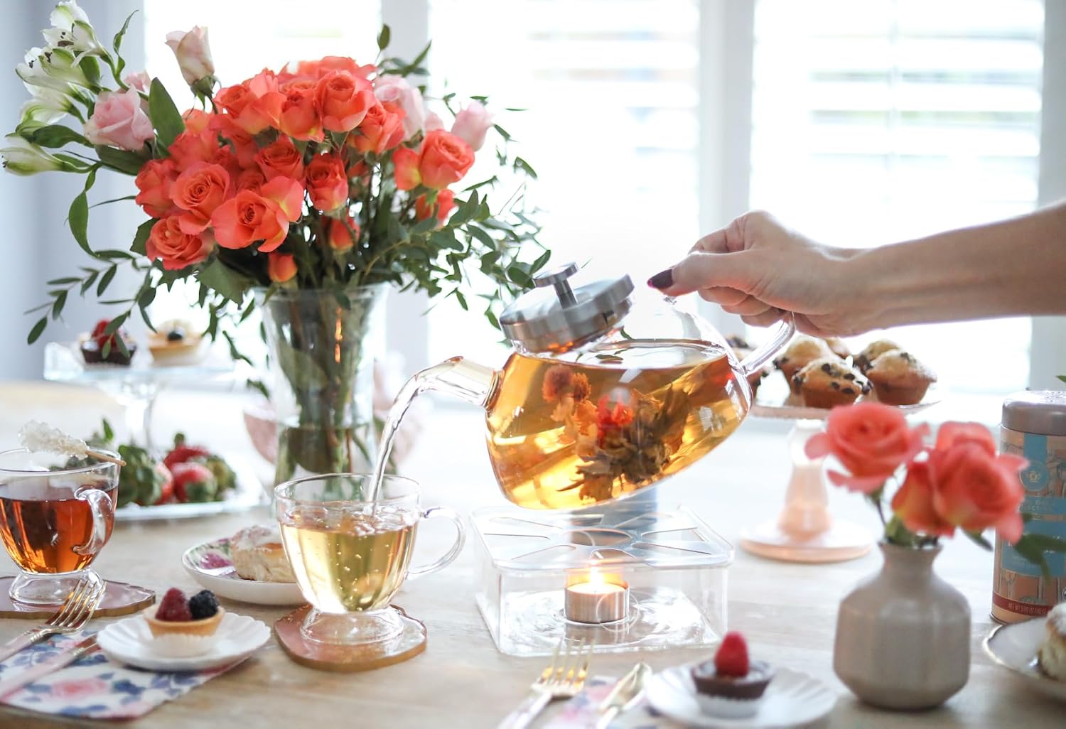 Clear glass tea vessel